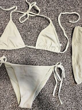 Toluca m/l Green Tie-Side Bikini Set Like New